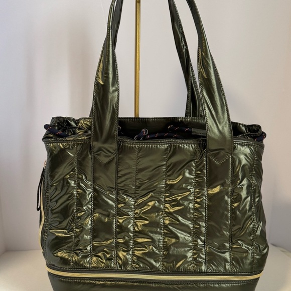 Stella & Dot Metallic OliveGreen CRUSH-IT Quilted Travel Tote / Gym/ WEEKEND BAG - Picture 2 of 14